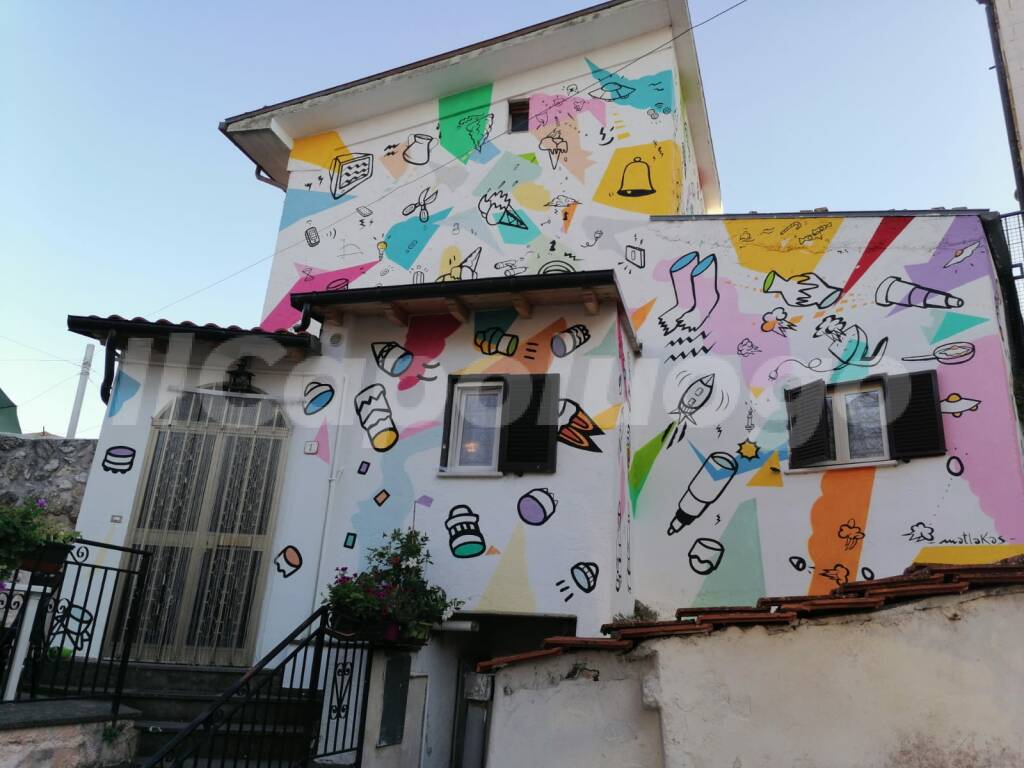 Aielli murales e turisti