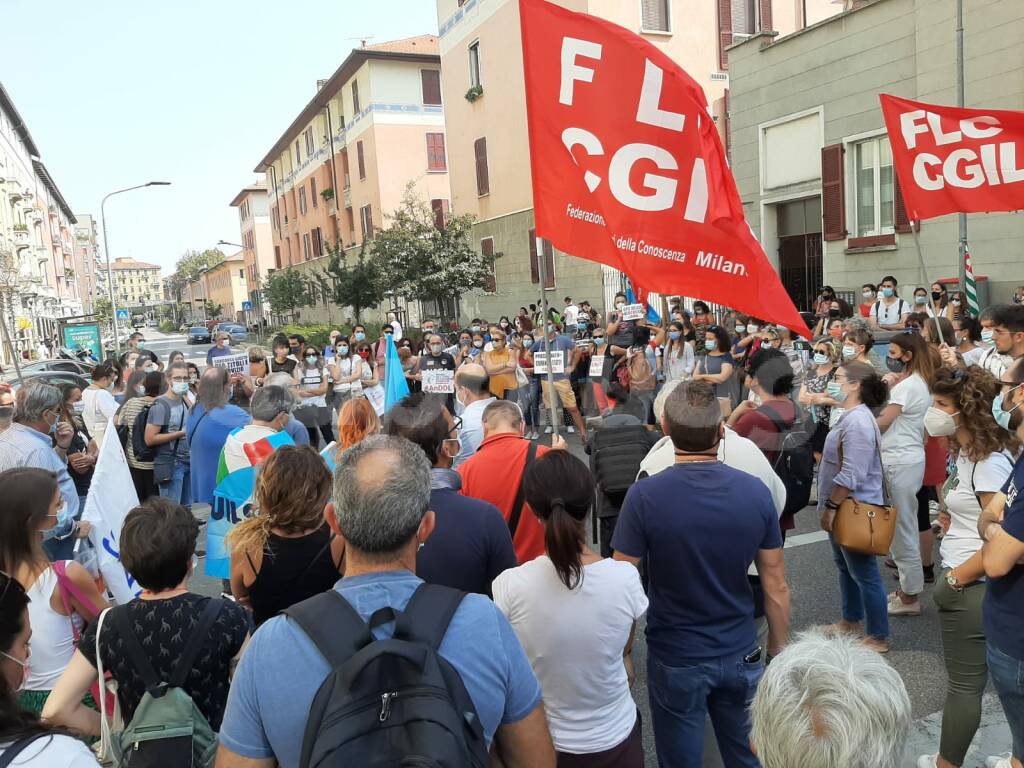 sit in precari scuola 