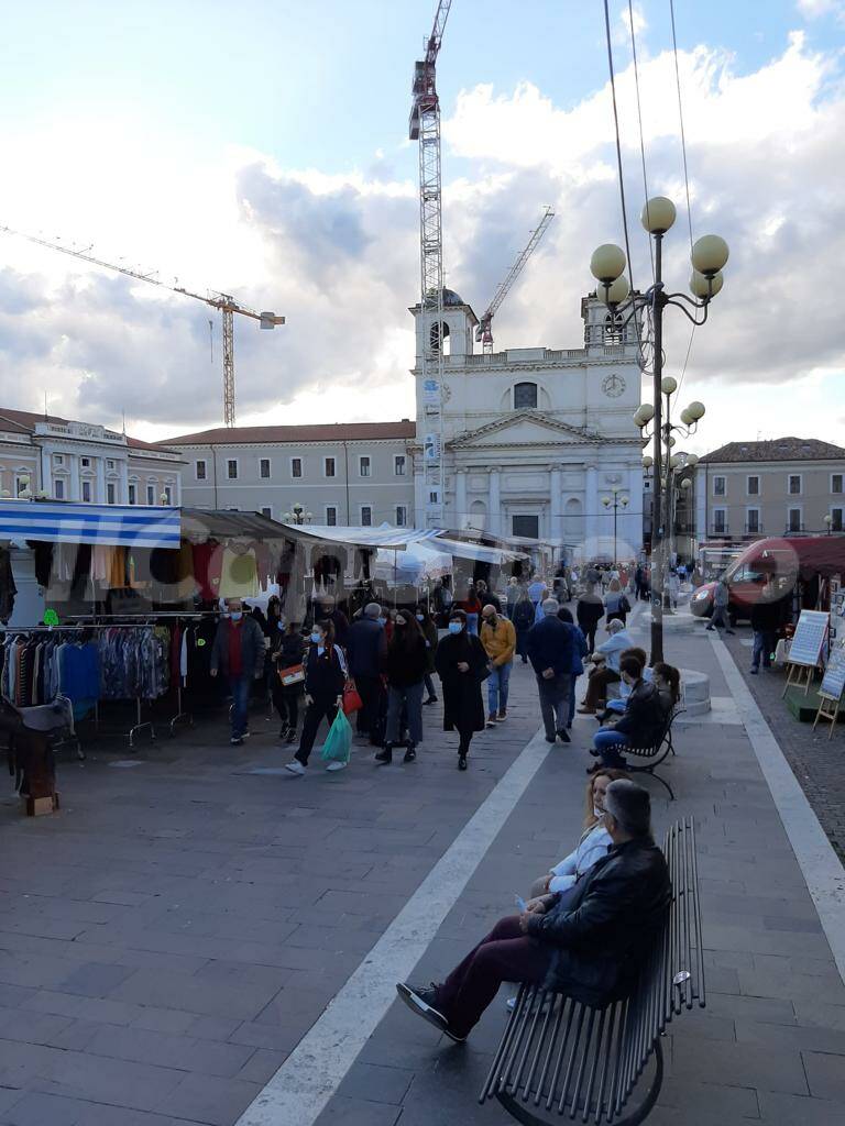 mercato piazza duomo