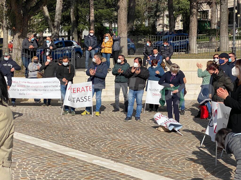 protesta lavoratori montagna