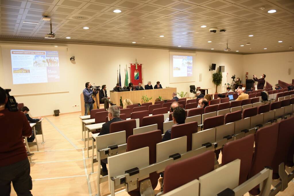  consiglio regionale  abruzzo conferenza bilancio 2021 