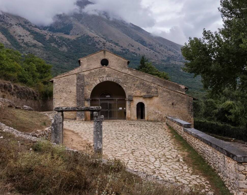 Sirente velino rosciolo chiesetta 