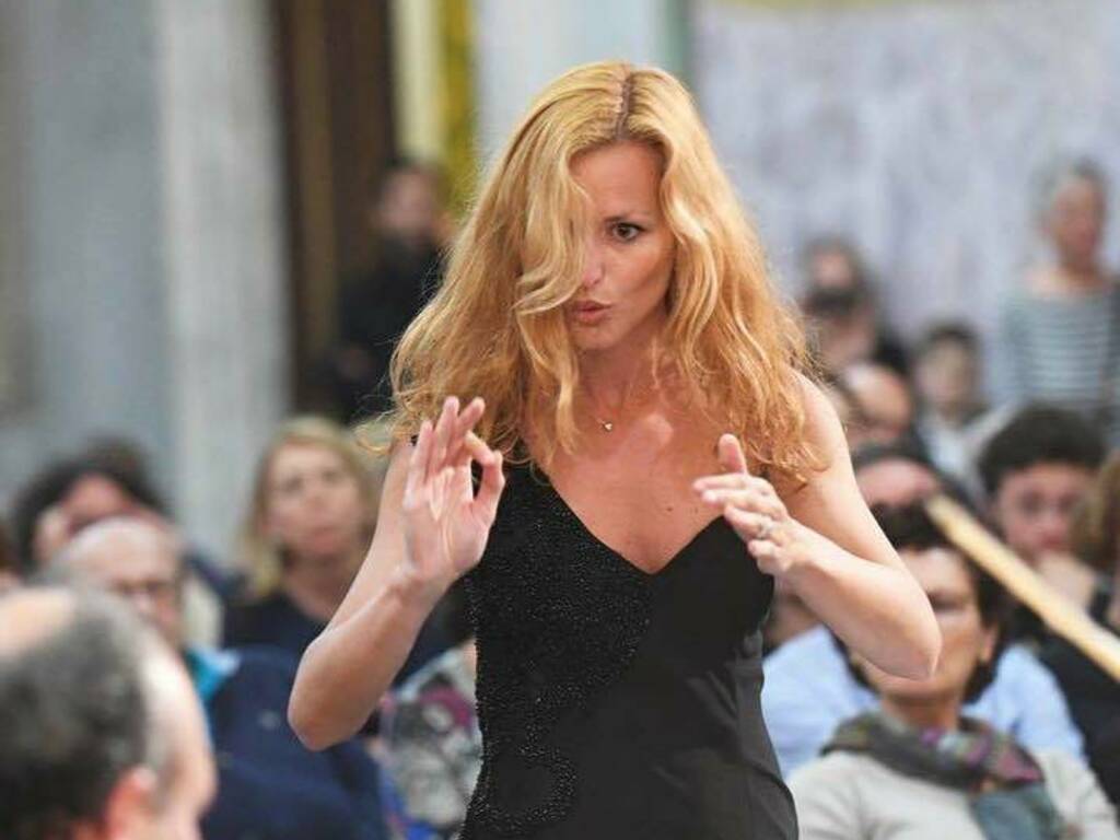 Beatrice Venezi dirige i Solisti Aquilani al Festival Dannunziano