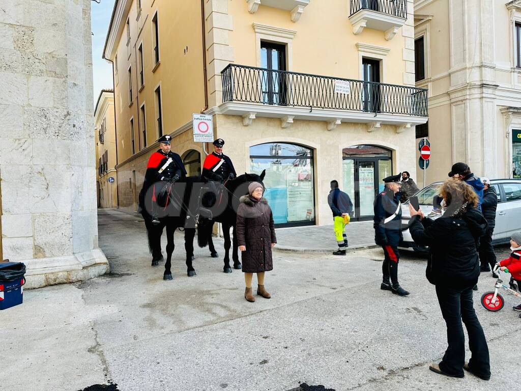 carabinieri a cavallo l'aquila