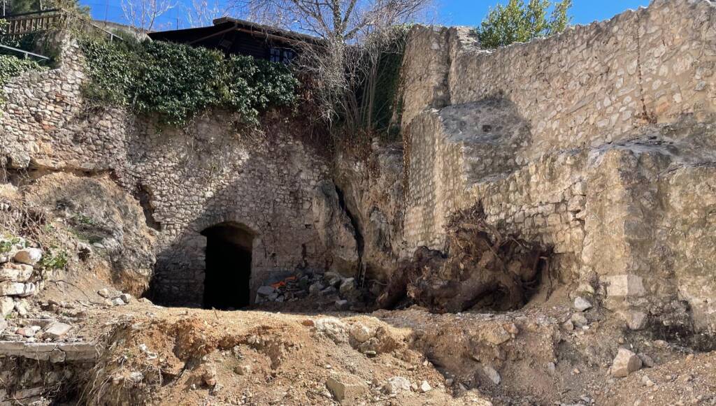 mura urbiche porta bazzano