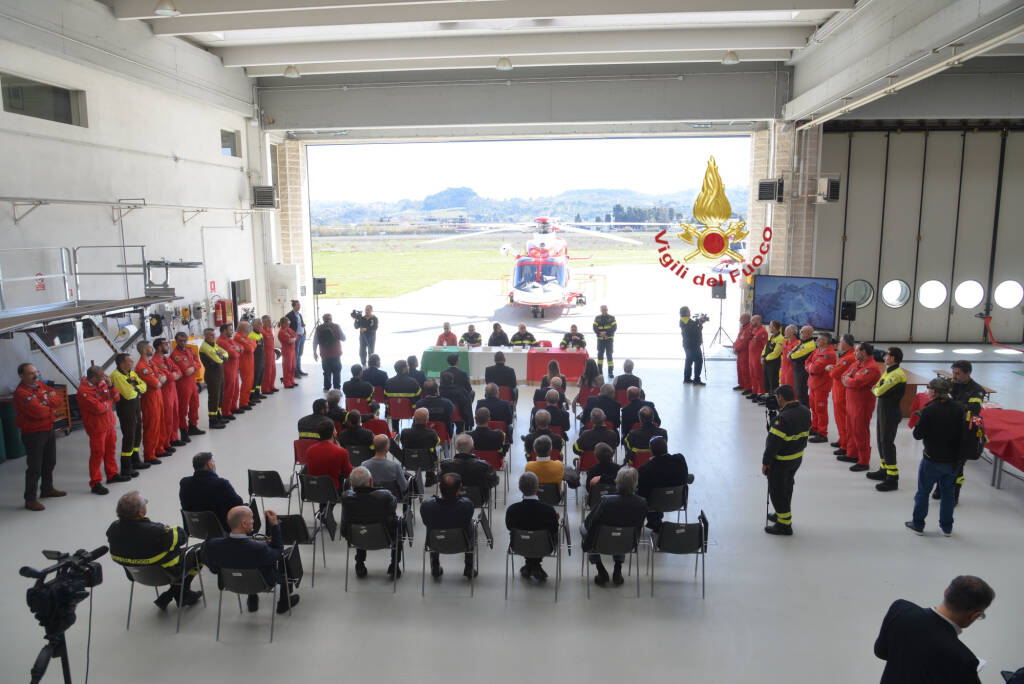 vigili del fuoco elicottero