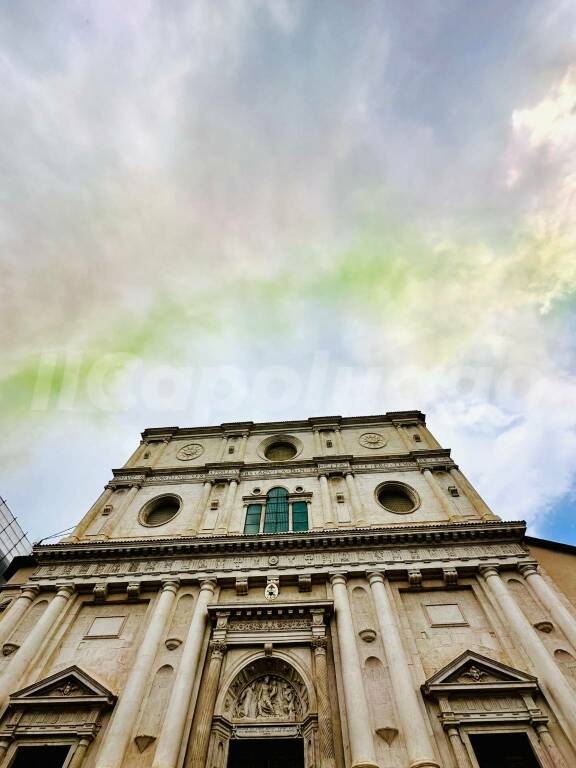 L'Aquila, il passaggio delle Frecce Tricolori