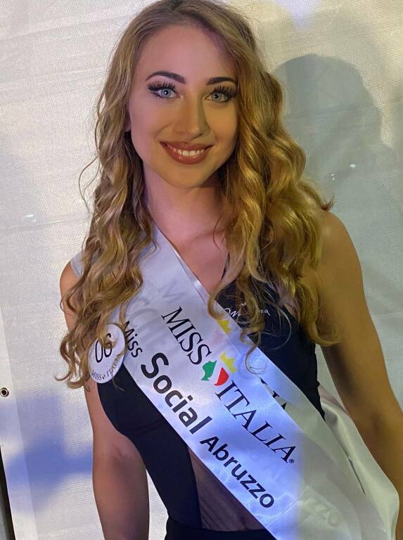 dalila tangredi miss social abruzzo