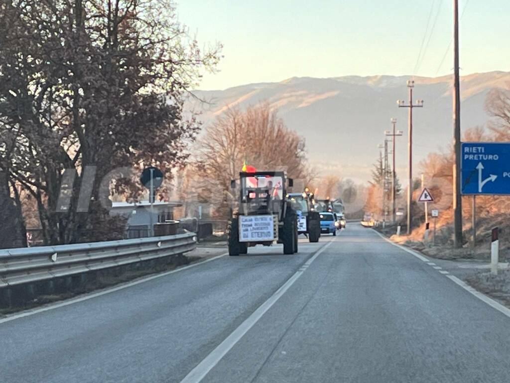 protesta trattori l'aquila