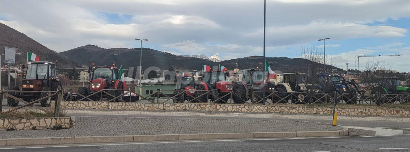 protesta trattori piazza d'armi