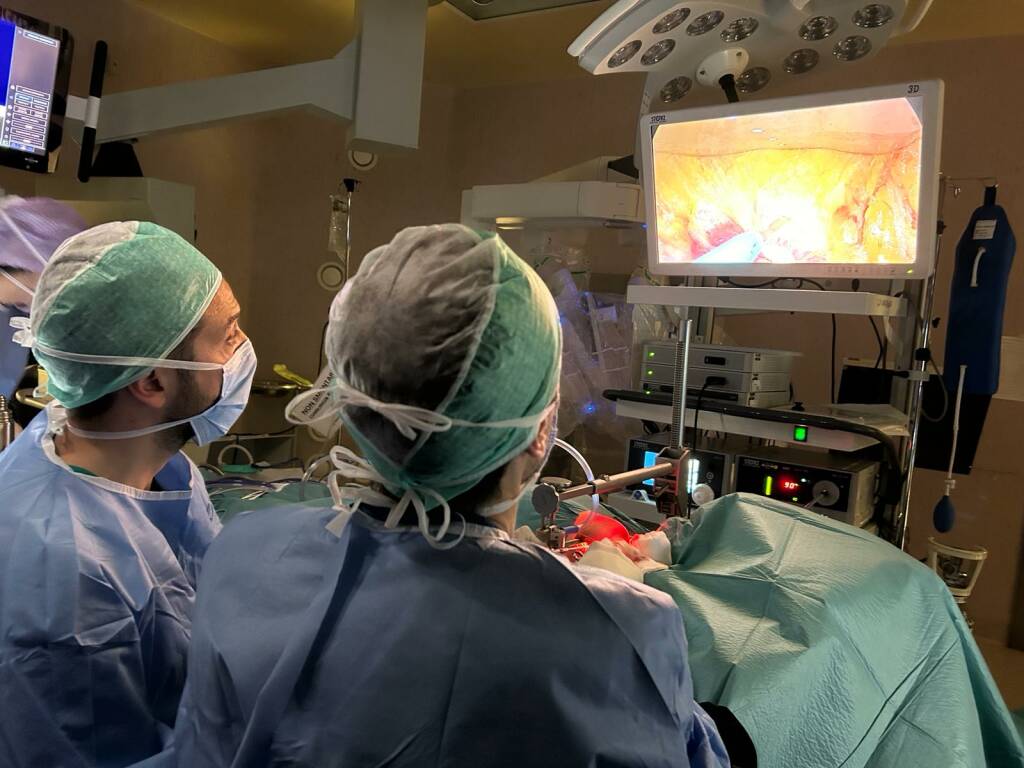 ospedale l'aquila chirurgia robotica della tiroide