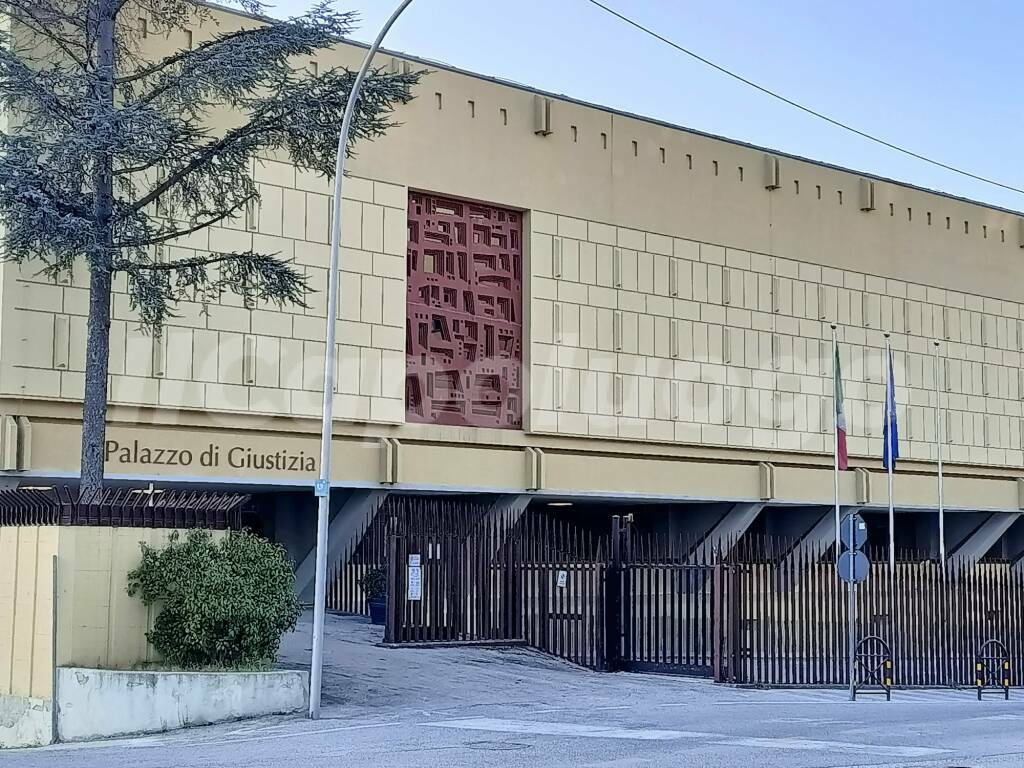 tribunale l'aquila estradizione