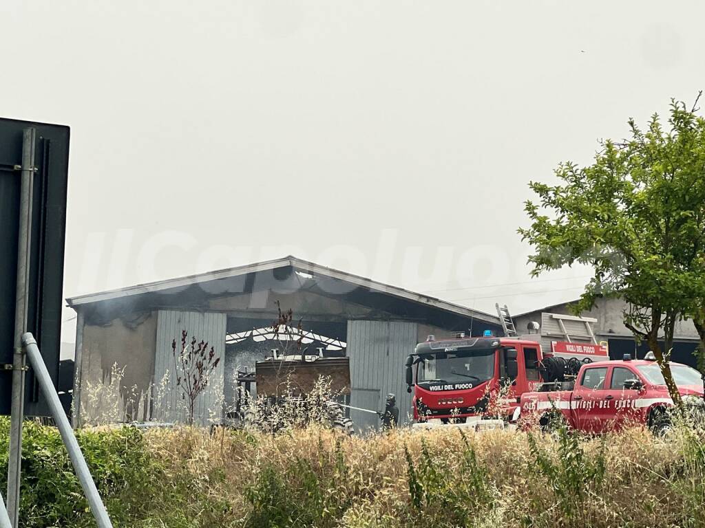 incendio Castelnuovo san pio 