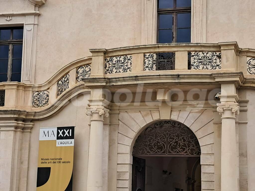 palazzo ardinghelli maxxi l'aquila dentro il restauro