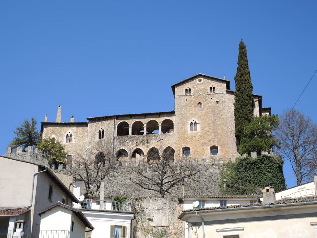  -Una-Contessa-una-fonte-la-manifestazione-a-Gagliano-Aterno-dedicata-a-Isabella-d-Acquaviva