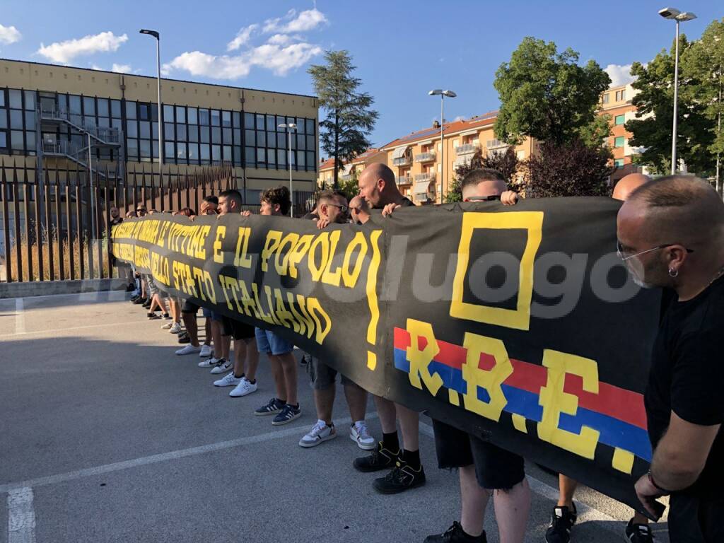 Sentenza choc sisma manifestazione