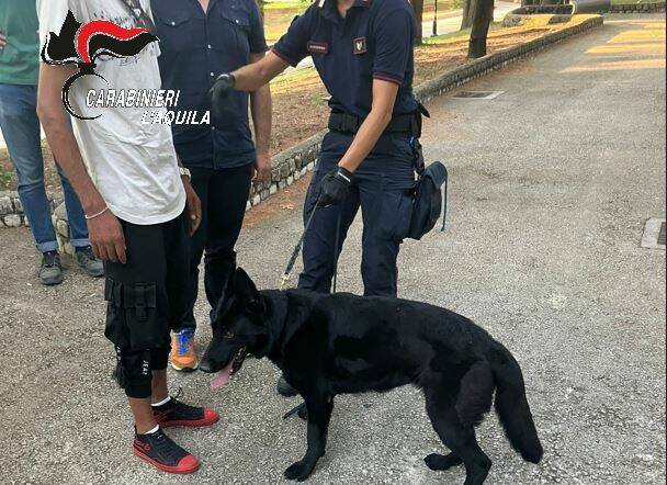 spaccio carabinieri l'aquila